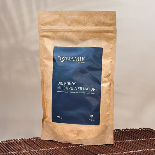 Beiger Kartonbeutel mit DynamikPlus "Bio Kokos Milchpulver Natur" Etikett